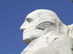 Der Kopf von George Washington am Mount Rushmore Denkmal für George Washington am Mount Rushmore