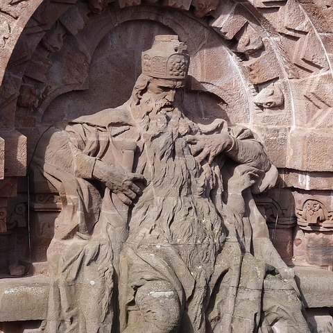 Kaiser Wilhelm I. ließ ab 1892 das Kyffhäuserdenkmal für Kaiser Friedrich I. Barbarossa errichten. Denkmal für Kaiser Friedrich I. Barbarossa auf dem Kyffhäuser