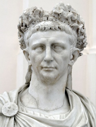 Büste von Kaiser Claudius aus Marmor im Archäologischen Nationalmuseum Neapel. Kaiser Claudius Büste