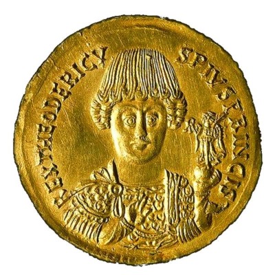 Die Goldmünze zeigt das Abbild von Theoderich dem Großen als König. Theoderich der Große Münze mit Abbild