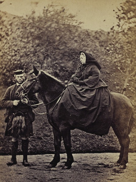 Königin Victoria zu Pferde mit John Brown