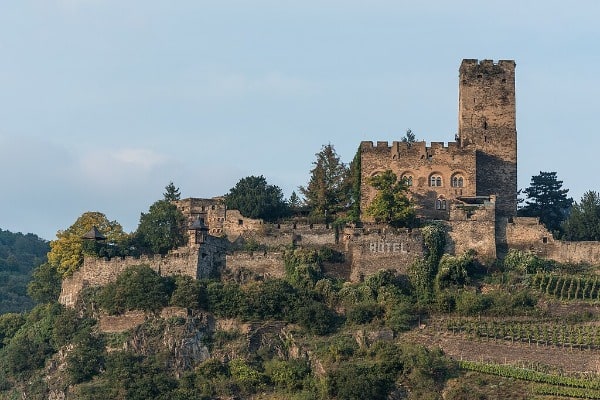 Adolf von Nassau war Burghauptmann von Burg Gutenfels